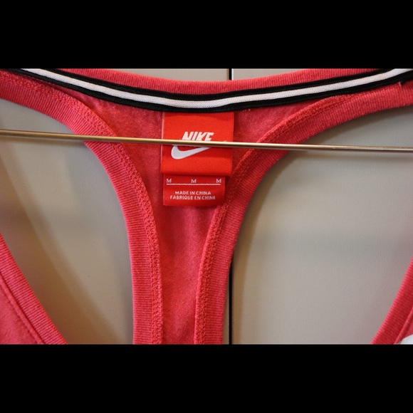 Nike crop top - Picture 2 of 3